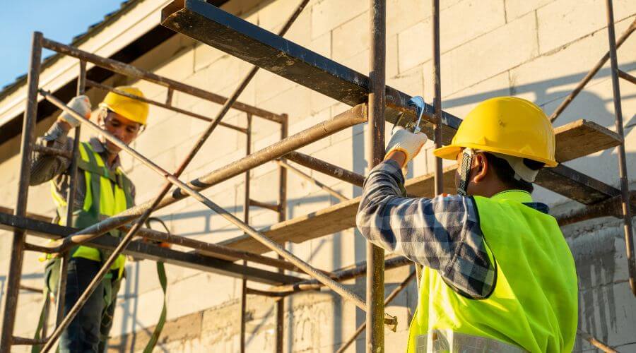 Professional gutter cleaning in New London, MO